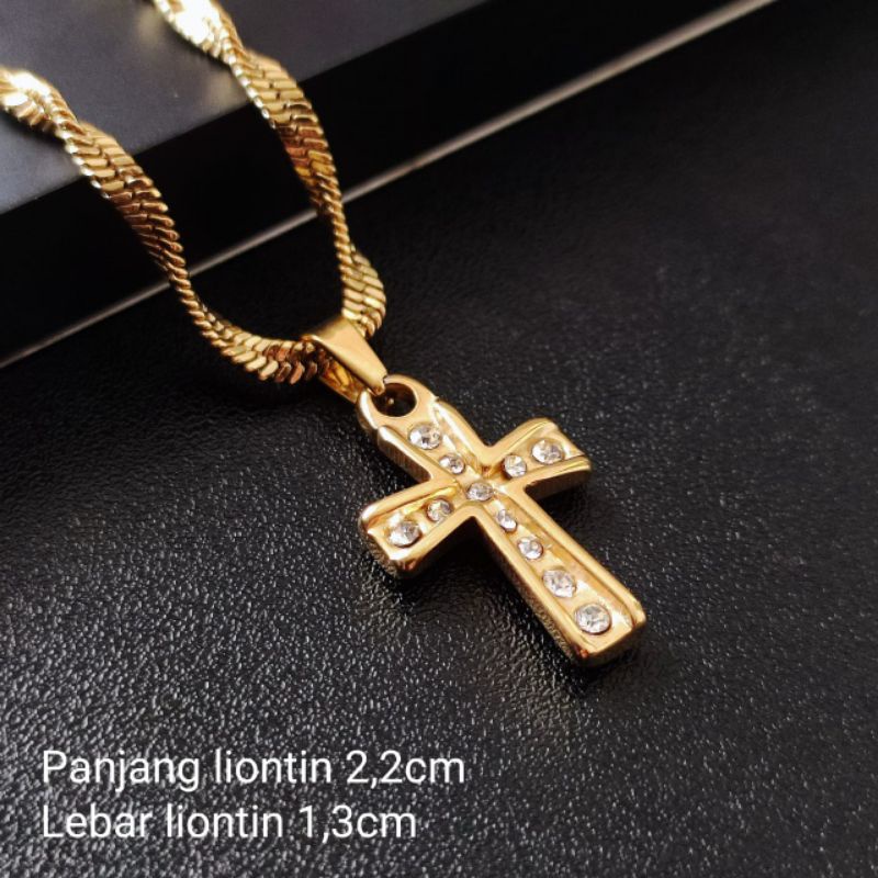 Kalung Salib Yesus Titanium Import Warna Emas