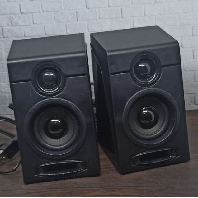 ( BLACK VERSION !!!! )First Eye 950 HiFi Desktop Multimedia Stereo Speaker 2.0 Channel Grab Medan