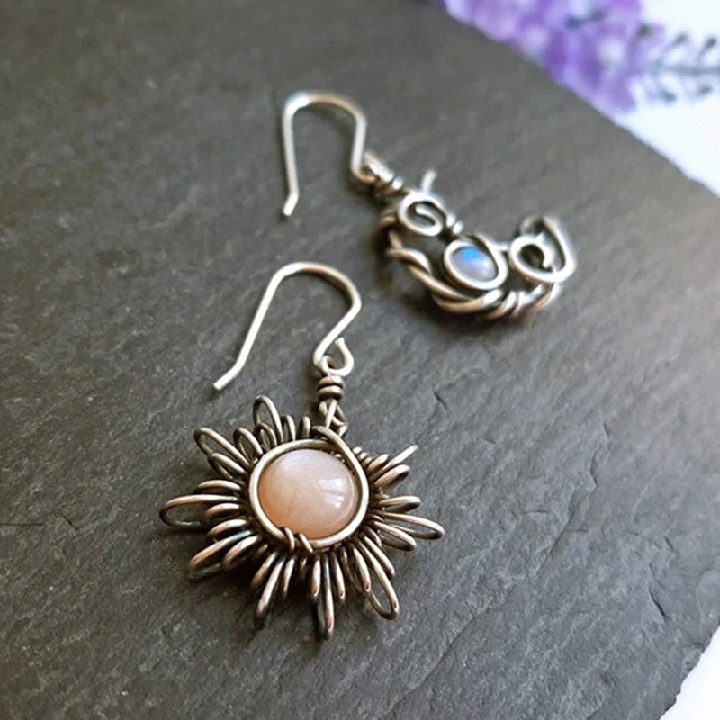 Anting Kait Silver Bentuk Matahari Dan Bulan Gaya Vintage Untuk Wanita