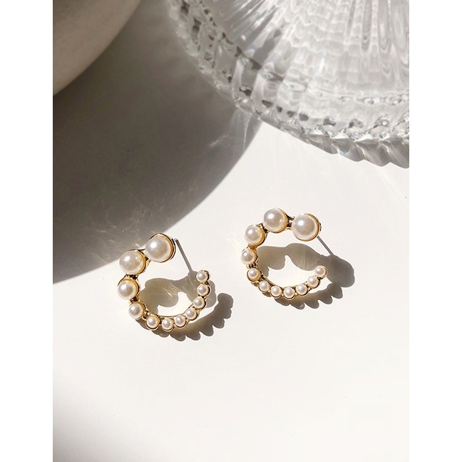 LRC Anting Tusuk Fashion Golden C Shape Pearl Geometric Diamond Earrings F62081