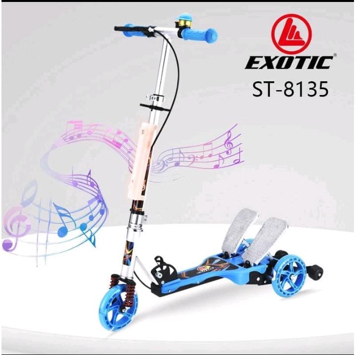 Skuter Injak Pedal Dobel Ganda ada Musik Exotic ST 8135. Otoped Sekuter Scooter Genjot Alloy Bisa Dilipat. Ringan