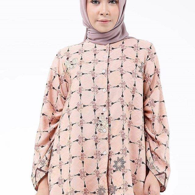 Kuranji Top RIA MIRANDA