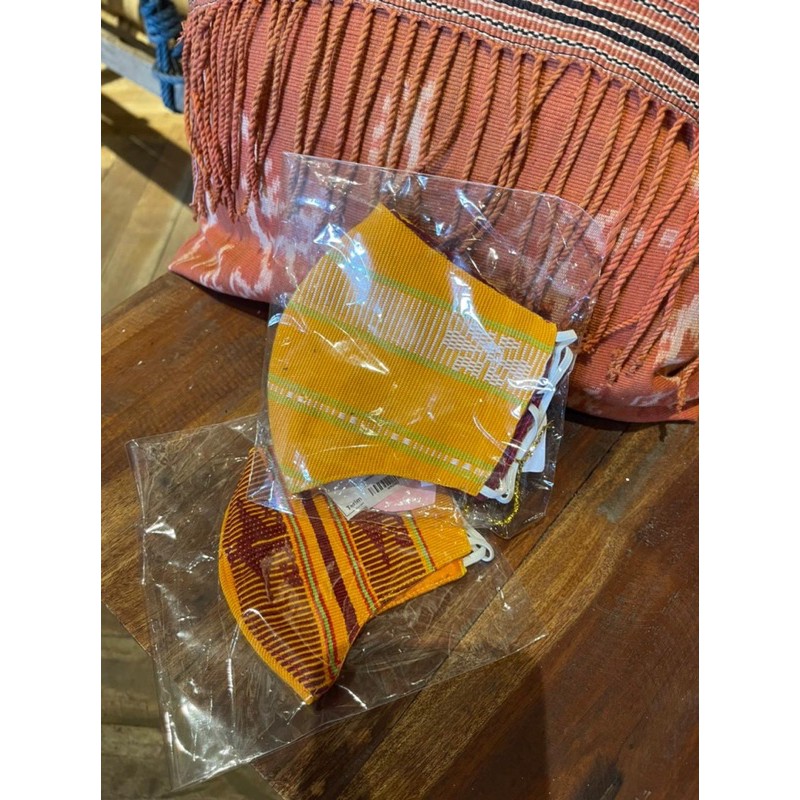 Masker tenun kodi