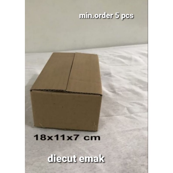 

Kardus / box / uk. 18x11x7 cm / karton packing polos baru ST