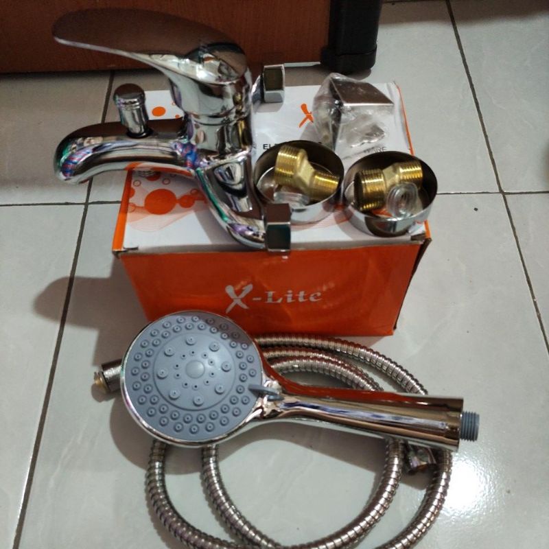 shower bathtub/kamar mandi set lengkap panas /dingin stainles