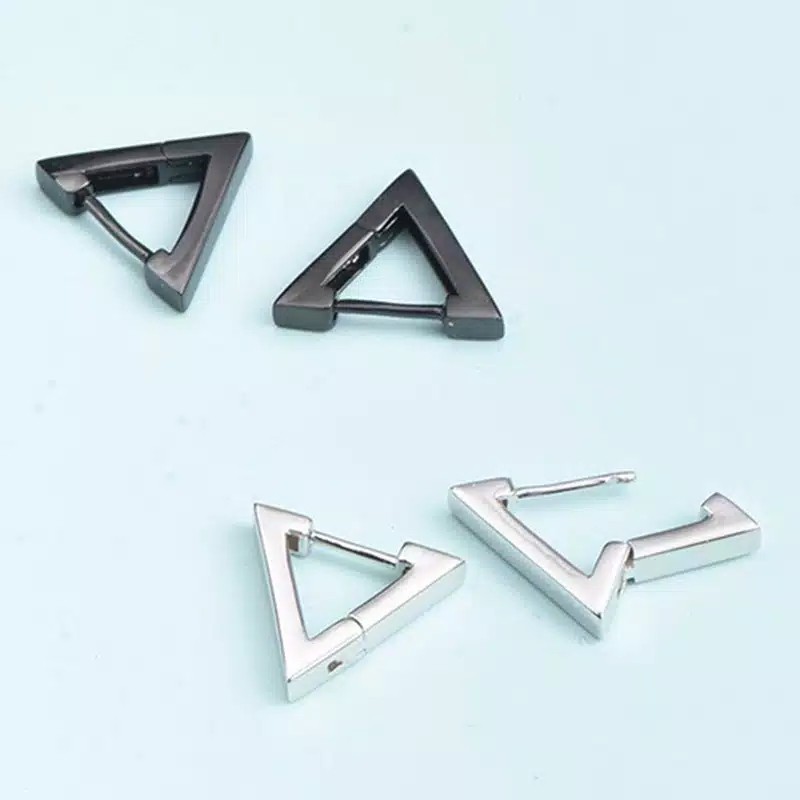 Anting Segitiga Warna Hitam dan Silver Untuk Pria Triangle Earrings For Men