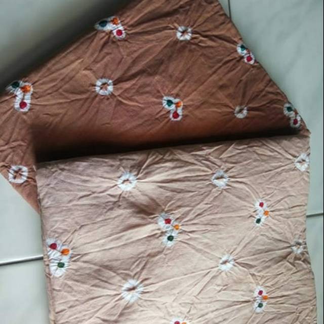 Kain Jumputan Motif Cengkehan Coklat & Soft