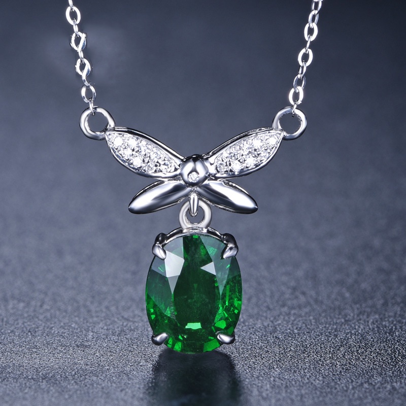 [Ready Stock]Fashion Inlaid Emerald Diamond Necklace Pendant