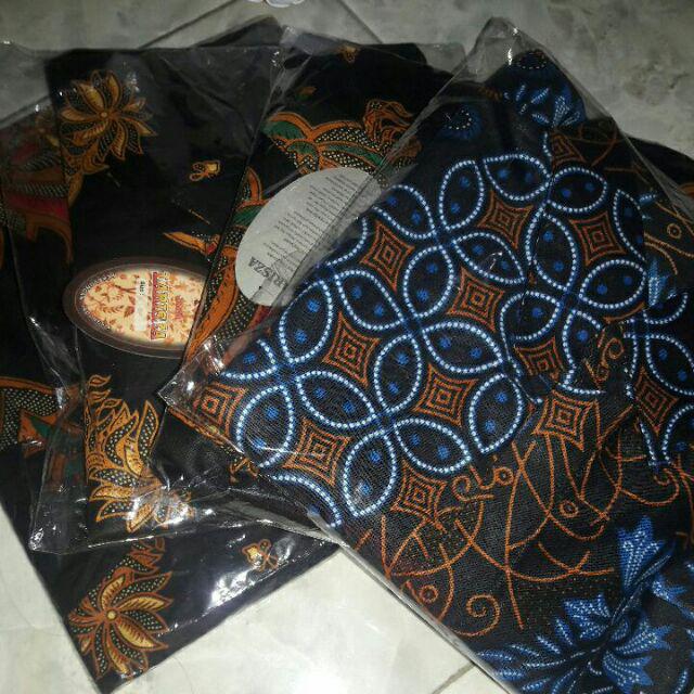 Kemeja Batik Pria Motif Ayam Ketawa