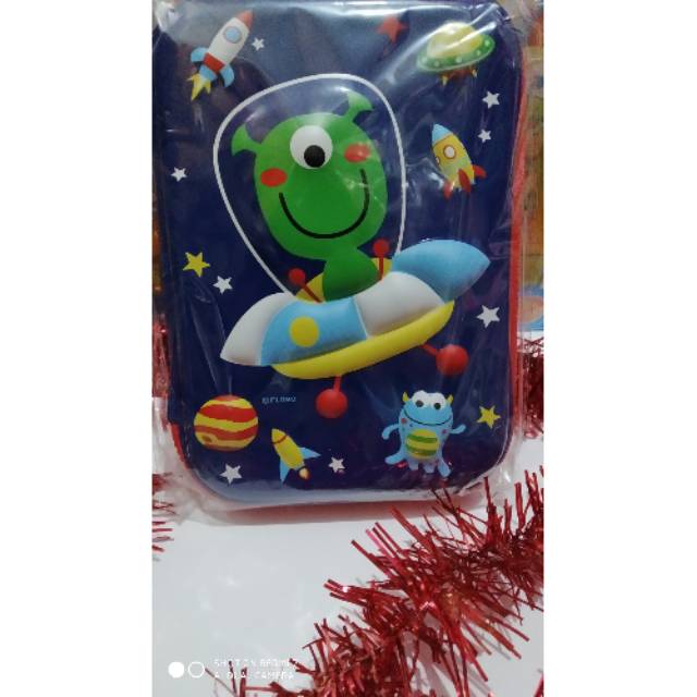 

OBRAL SEMIGGLE" Tempat pensil/tepak pencil/kotak pensil hits embos motif alien alat tulis sekolah