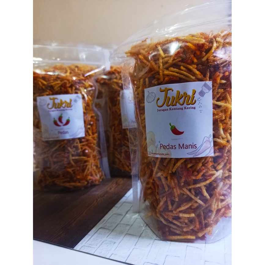 

Keripik Kentang Kering Mustofa Sambal Balado Teri Kacang 250gram Ijin P-IRT