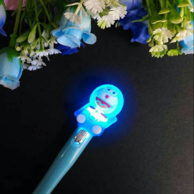 Pulpen gel lampu karakter Doraemon unik