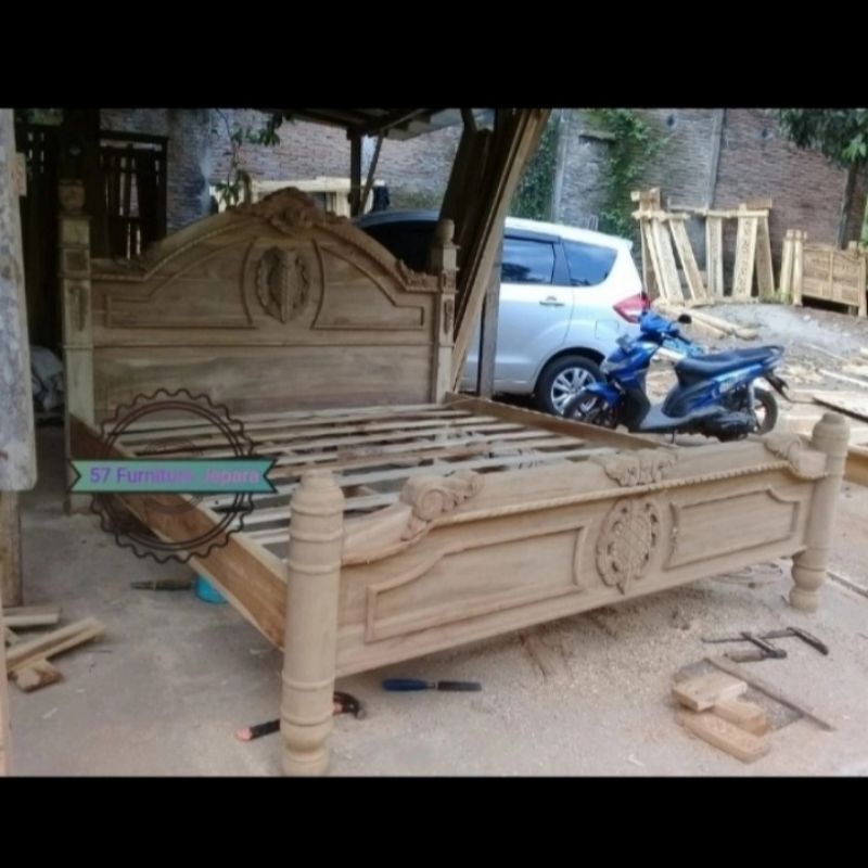Dipan Ukir Jati - Tempat Tidur Ukir Kayu Jati Mentahan Mebel Jepara