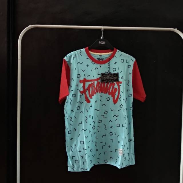 Kaos pria distro familias tosca merah