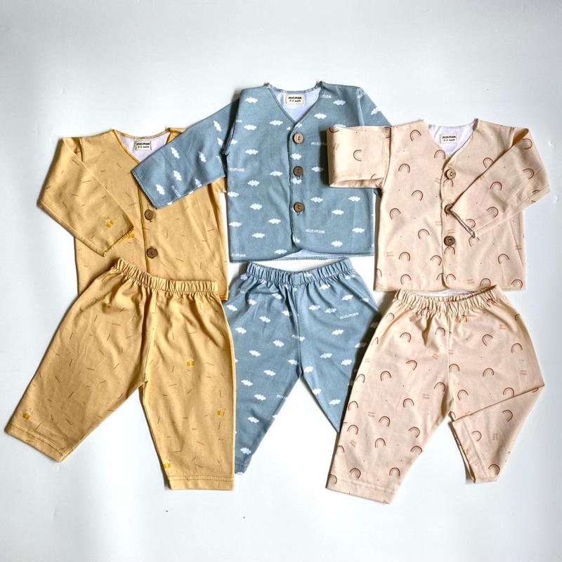 Minimine - Baby Set Panjang Printed / piyama bayi baru lahir / piyama kancing anak new born / baju tidur bayi / sleepsuit / playsuit / romper motif lucu