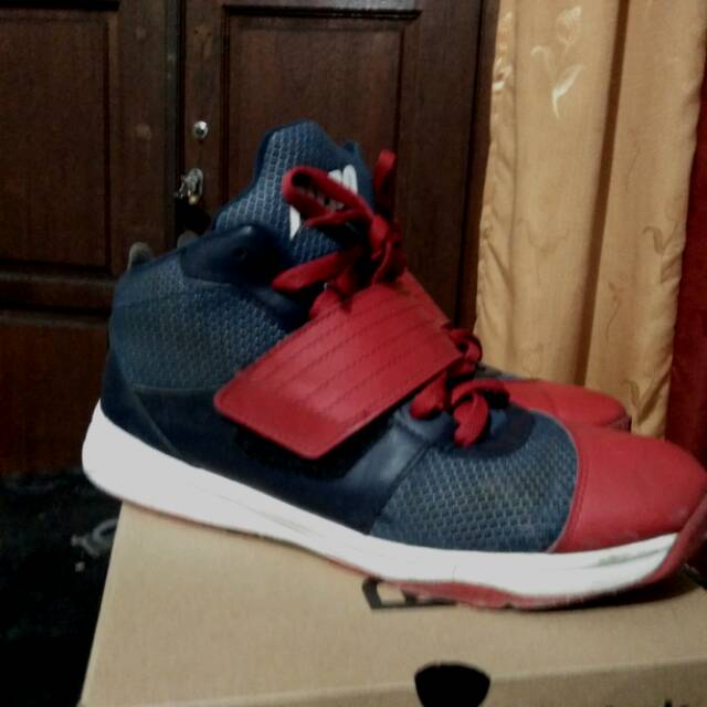 Sepatu Basket PIERO ONIMARU