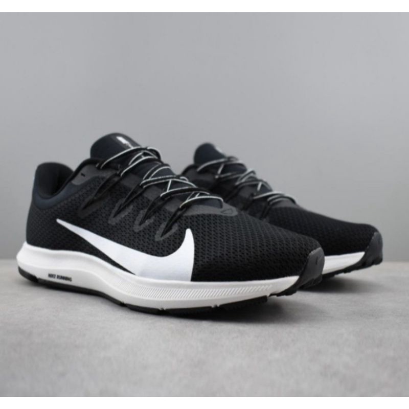 nike running quest 2 white