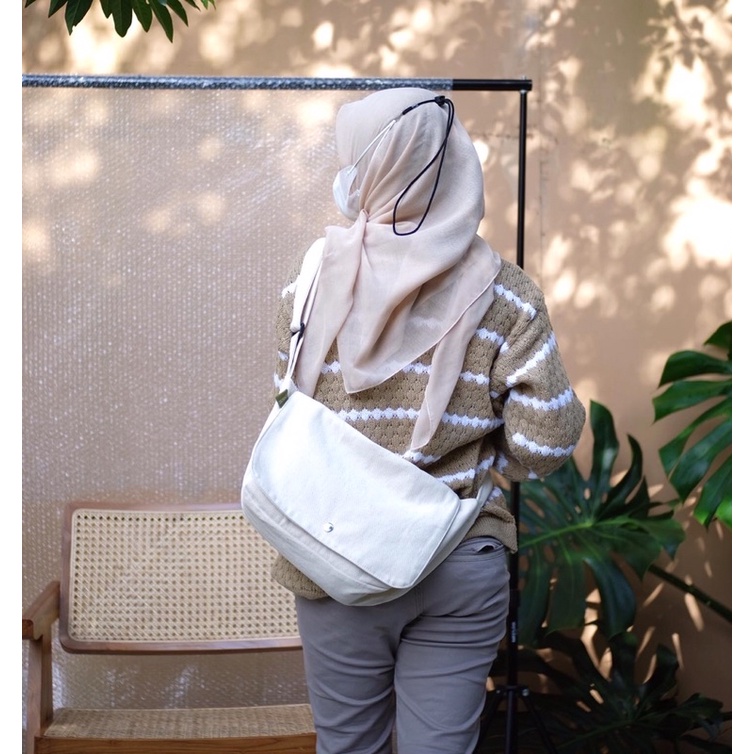 Maren Sling Bag Canvas / Tas Selempang Kanvas - Cabiciks