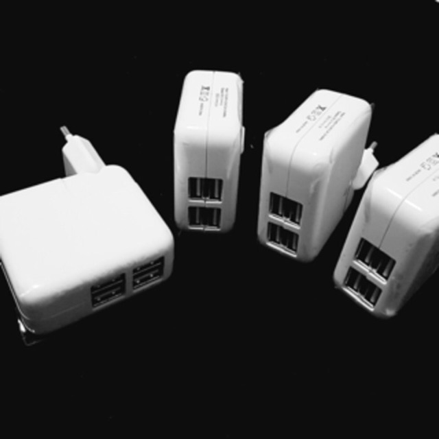 USB charger 4 ports or slots