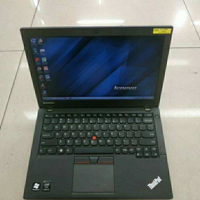 Lenovo ThinkPad X250 Laptop Core i5-5300U 4GB 120GB SSD 12.5in FHD Touchscreen Hitam