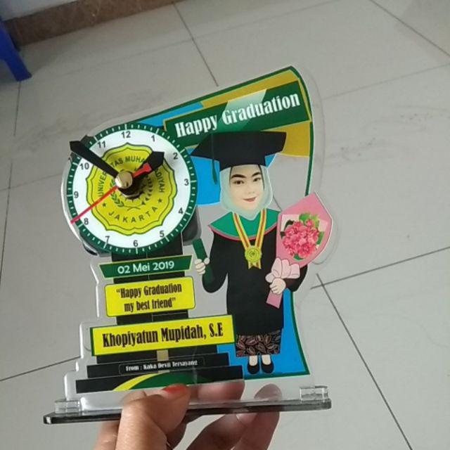 Plakat Wisuda + Jam // Kado Wisuda // Karikatur // Kado Murah