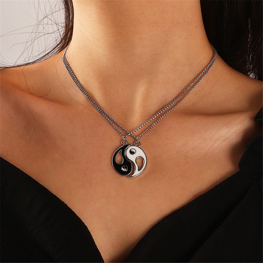 2Pcs/Set Tai Chi Yin Yang Pendant Necklace / Black White Alloy Taiji Charm Choker / Bagua Clavicle Chain Jewelry Accessories Gift