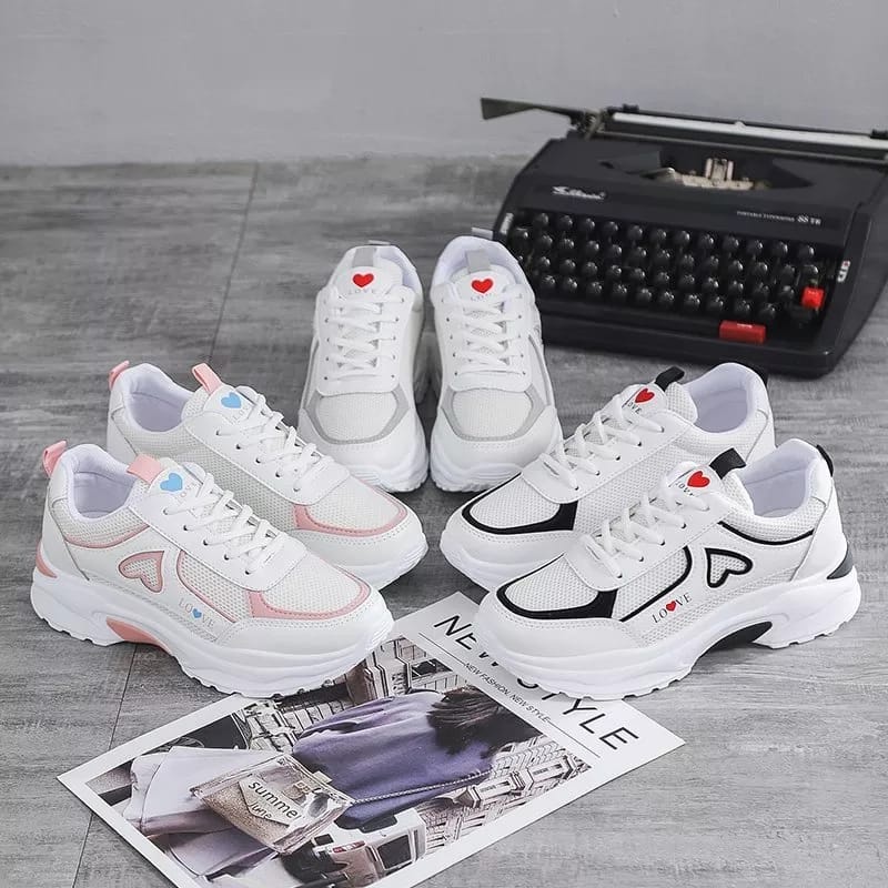 sepatu Sneakers love wanita terbaru  DIVA 03