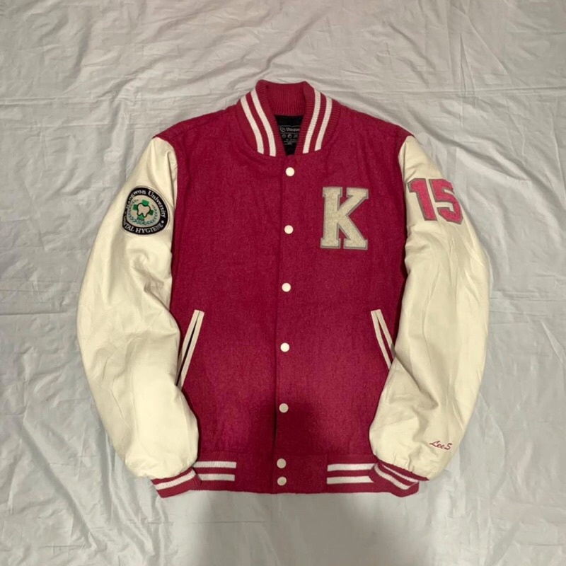 Varsity Logo K Univ Leather Warna Pink Fanta Susu