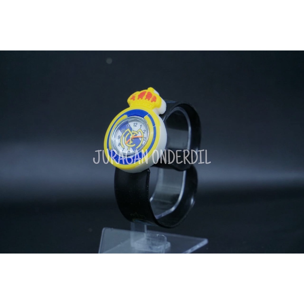 jam tangan anak anak bola model ceplok REAL MADRID simpel dan cocok buat anak  bahan karet berkualitas harga terjangkau FREE BATRE CADANGAN DAN BISA COD