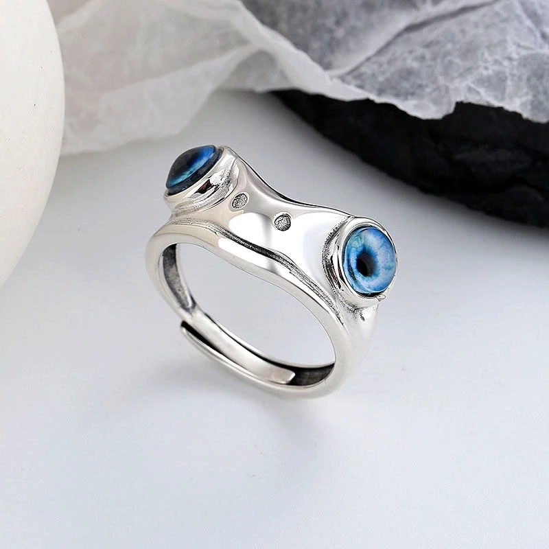 Cincin Model Terbuka Adjustable Desain Katak Mata Biru Gaya Vintage Untuk Unisex