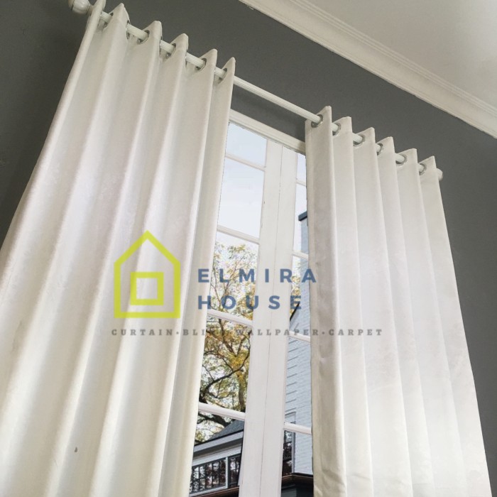 Gorden jendela blackout polos doff warna off white putih tulang model smoke ring