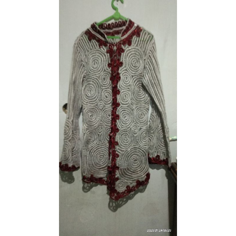 Baju Sulam Usus Khas Lampung