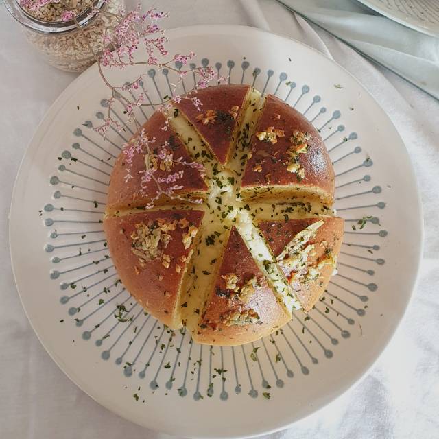 

Korean Garlic Bread Petite Size by SAHASRA