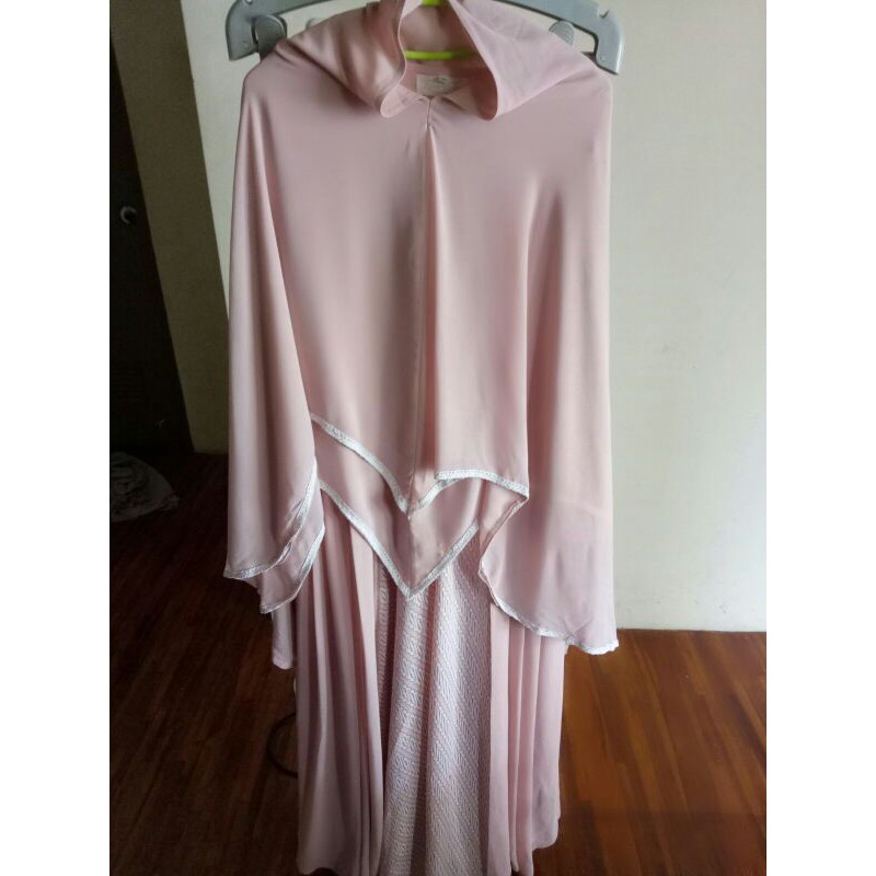 Preloved lyra virna gamis