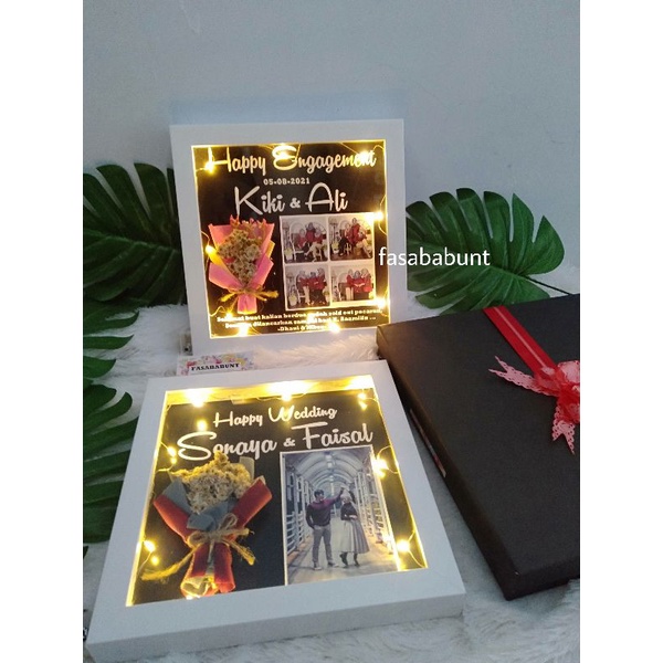 Frame Buket / Buket in frame / Lampu tumblr / Kado Wisuda/ Kado Wedding / Kado Anniversary / Kado En