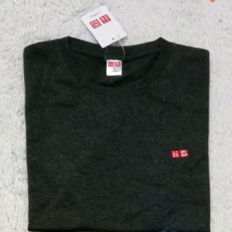 T-shirt UNIQLO/ kaos oblong UNIQLO/ kaos sisa Export/ kaos unisex-Hitam