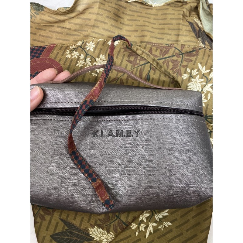 rafflesia bergo klamby emy