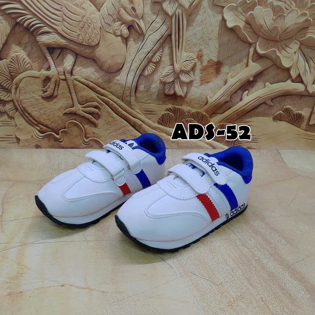 SEPATU ANAK COWOK PUTIH SEPATU KETS KEDS SEPATU KASUAL CASUAL KEREN RINGAN NYAMAN BERKUALITAS