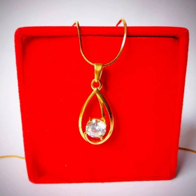 Kalung Emas Titanium Liontin Mewah