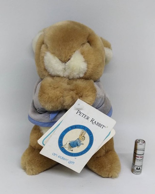 boneka peter rabbit preloved