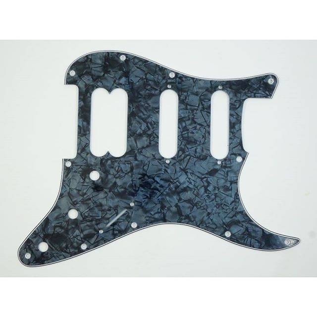 Pickguard gitar Fender Stratocaster Standard Pickguard Black Pearl HSS original