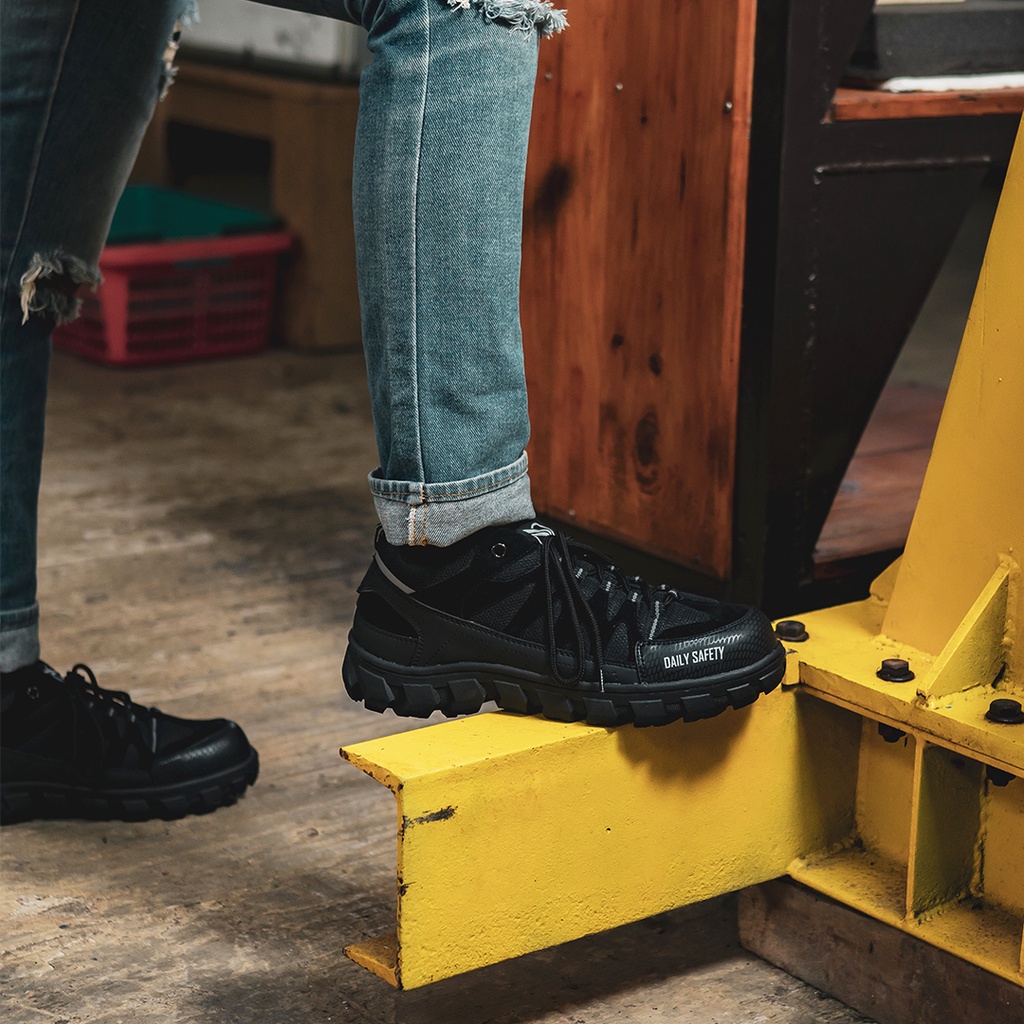 REISEN GEAR - MAMBA | Sepatu safety boots ujung besi dengan telapak besi sefty buts cocok untuk sepatu proyek dan sepatu gunung