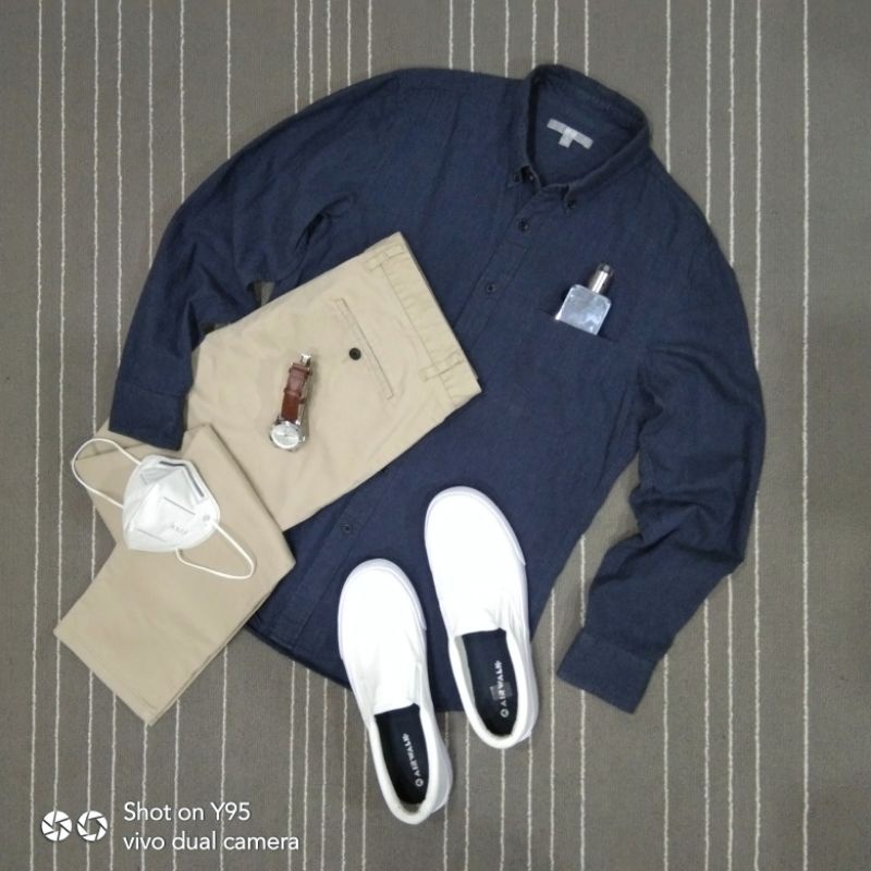 kemeja Uniqlo + Chinos Giordano