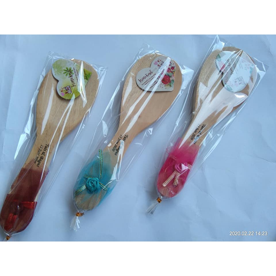 Asemka souvenir pernikahan centong kayu ujungny tile kemas plstik  bonus kartu ucapan k