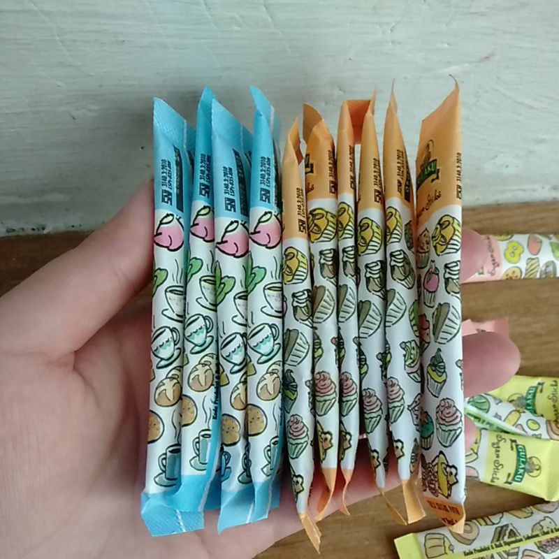 

Gulaku Sugar Sticks 8 Gram | Gulaku Kristal Putih | Gula Kristal Putih | Gula Sachet | Gulaku Sachet