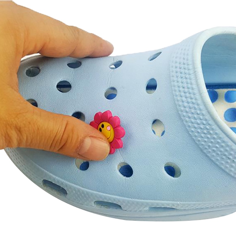 20pcs Stiker Dinding Dengan Bahan Pvc Dan Gambar Kartun Crocs Jibbitz