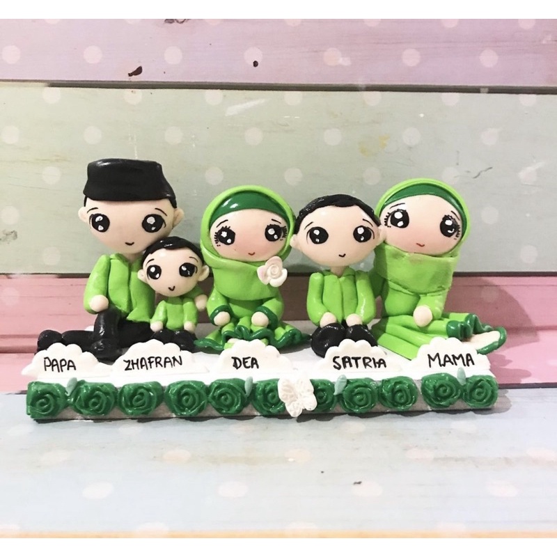Pajangan dashboard mobil custom clay family miniature