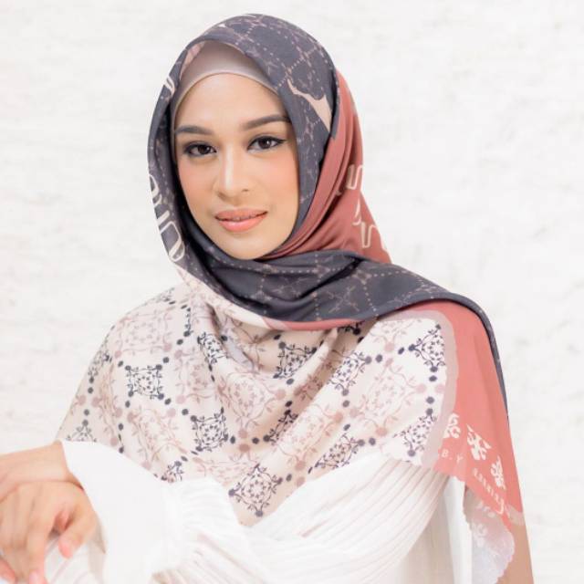 Preloved Kanaka Raja Ampat Wearing Klamby