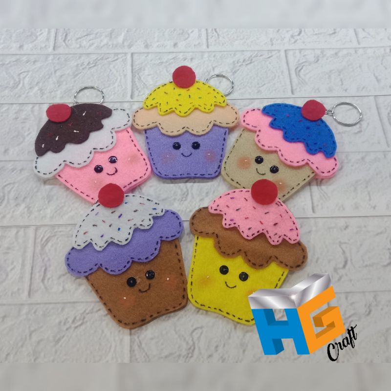 

Amplop Ganci Flanel Karakter Cupcake