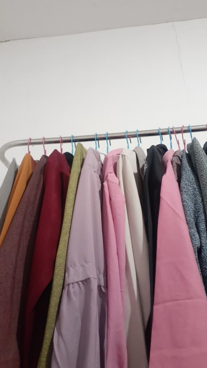 Gantungan  Baju  Dinding  Stainless